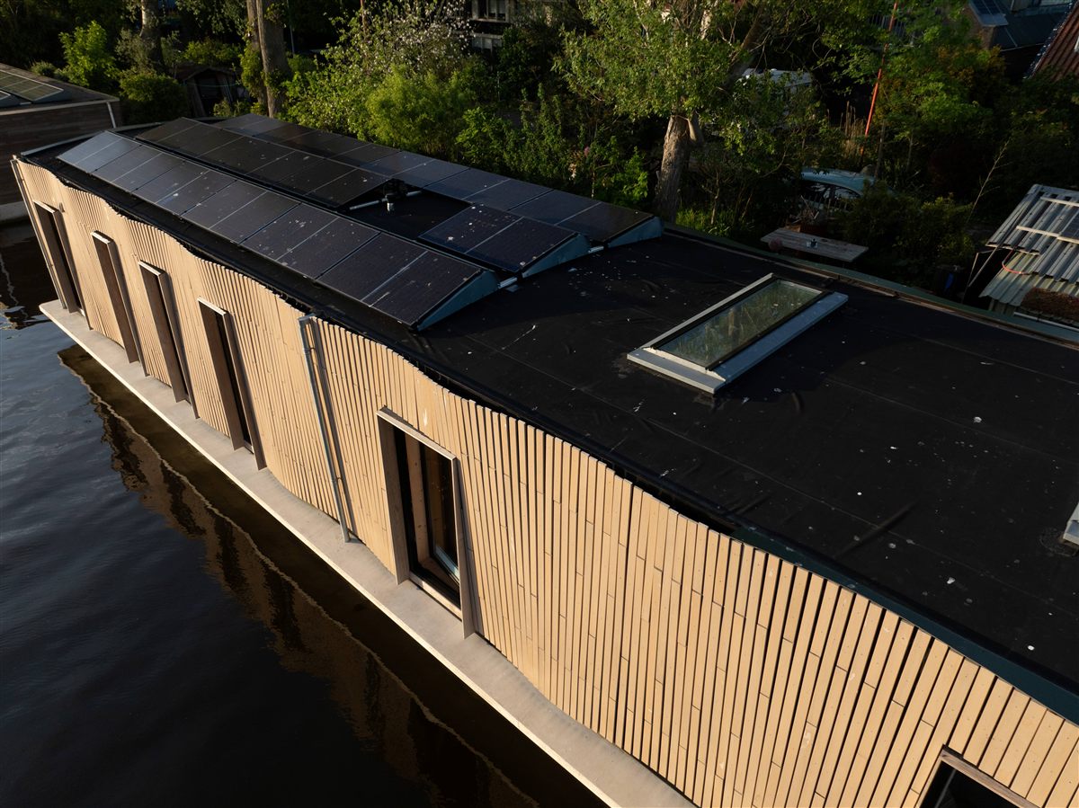 Circulaire woonark met houten gevel